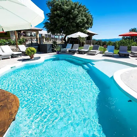 Bed & Breakfast Domaine Du Serre D'avene Saint-Christol-les-Ales