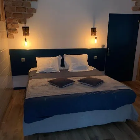 Domaine Du Serre D'avène Couette-café 4*