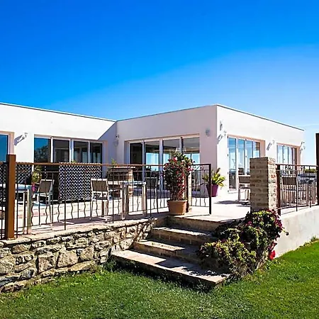 Domaine Du Serre D'avene 4*