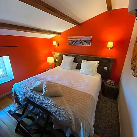Couette-café Domaine Du Serre D'avène 4*