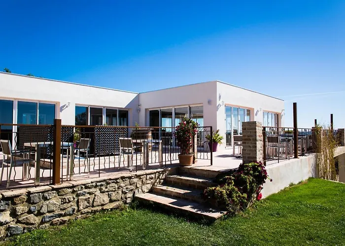 Bed & Breakfast Domaine Du Serre D'avene 4*
