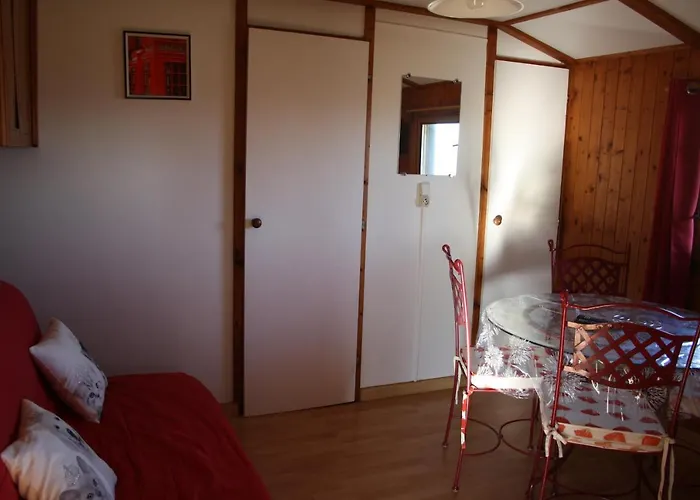 Bed & Breakfast Domaine Du Serre D'avene 4*