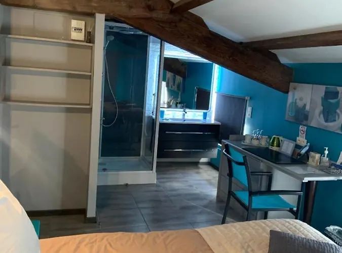 Bed & Breakfast Domaine Du Serre D'avene 4*